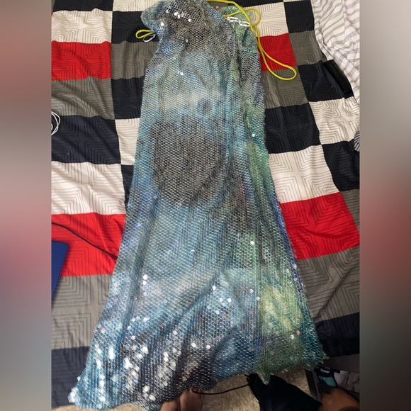 Designer dress - Picture 3 of 7